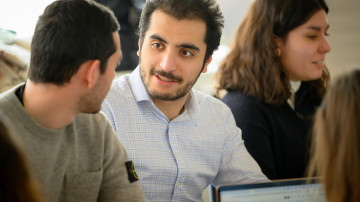 etudiants en cours masters ecole de commerce neoma